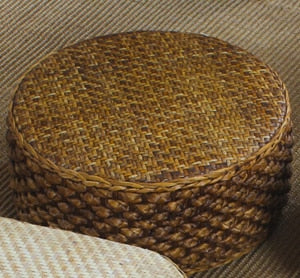 Table Sarushima (3 tailles, 2 couleurs et avec ou sans coussins)