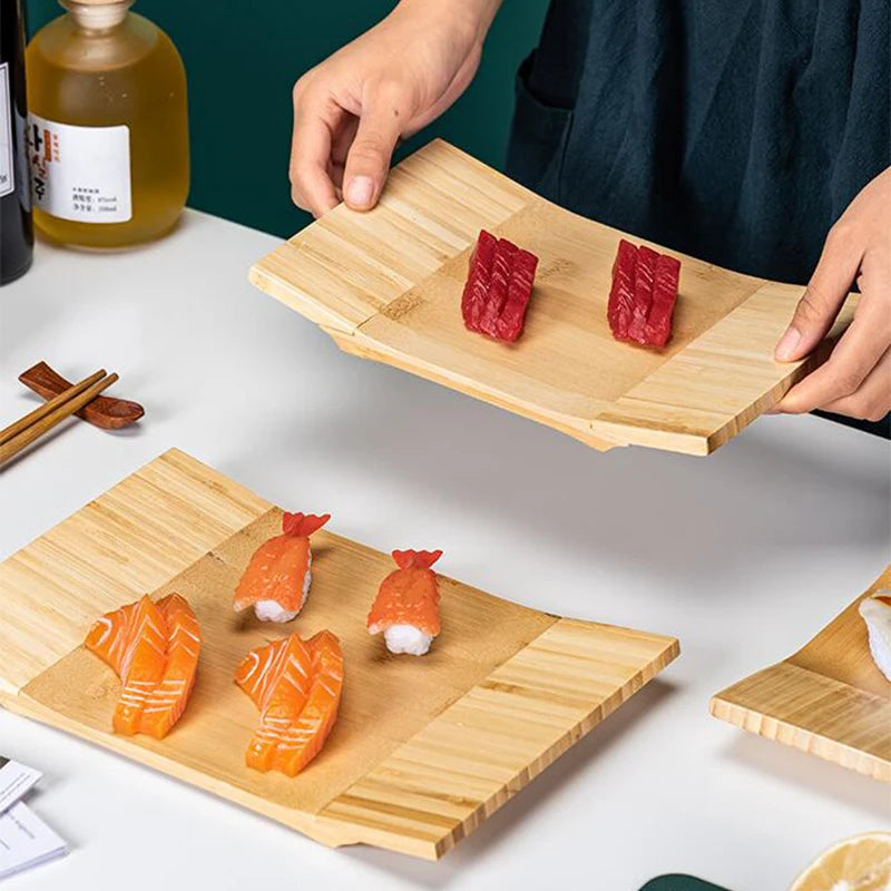 Plateau à sushi Toyosu incurvé servi à table