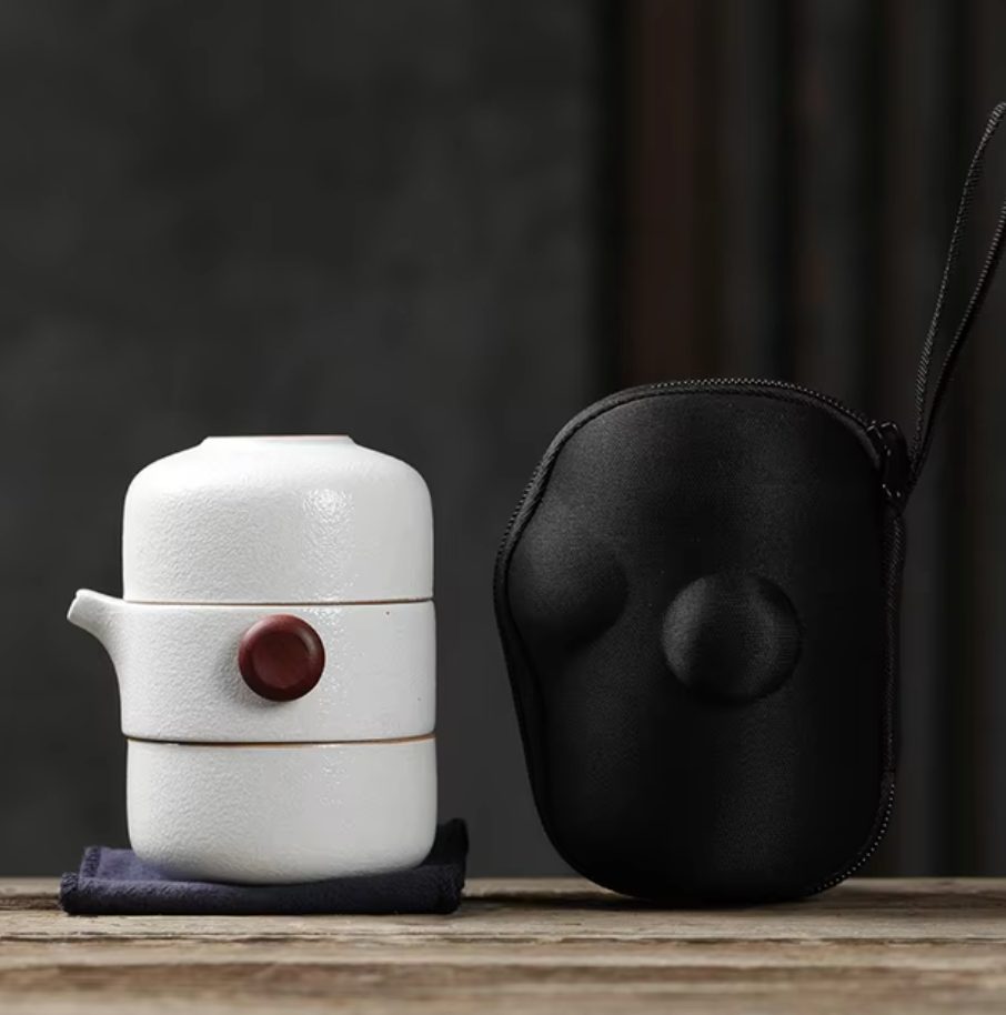 Théière avec 2 Tasses à Thé et Set de Voyage Hitomi (4 couleurs)
