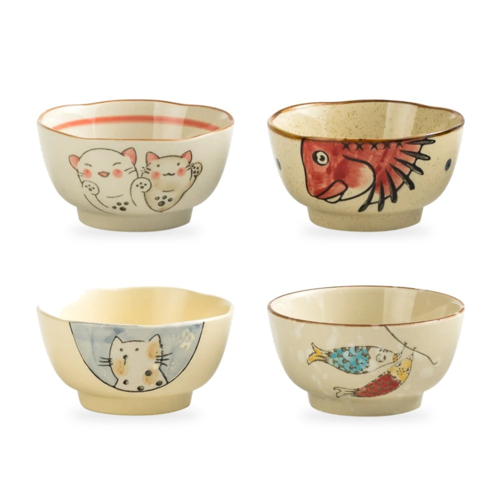 Les 4 bols de riz japonais Tashirojima en céramique sur fond blanc
