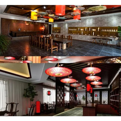 Ombrelles japonaises Yoshino suspendues en décoration de restaurant