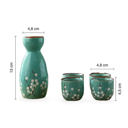 Dimensions du service à saké Kairaku : carafe 13 cm, coupe 4,8 x 4,5 cm